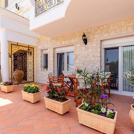 Elvis Nest Apartment Nea Moudania Luaran gambar