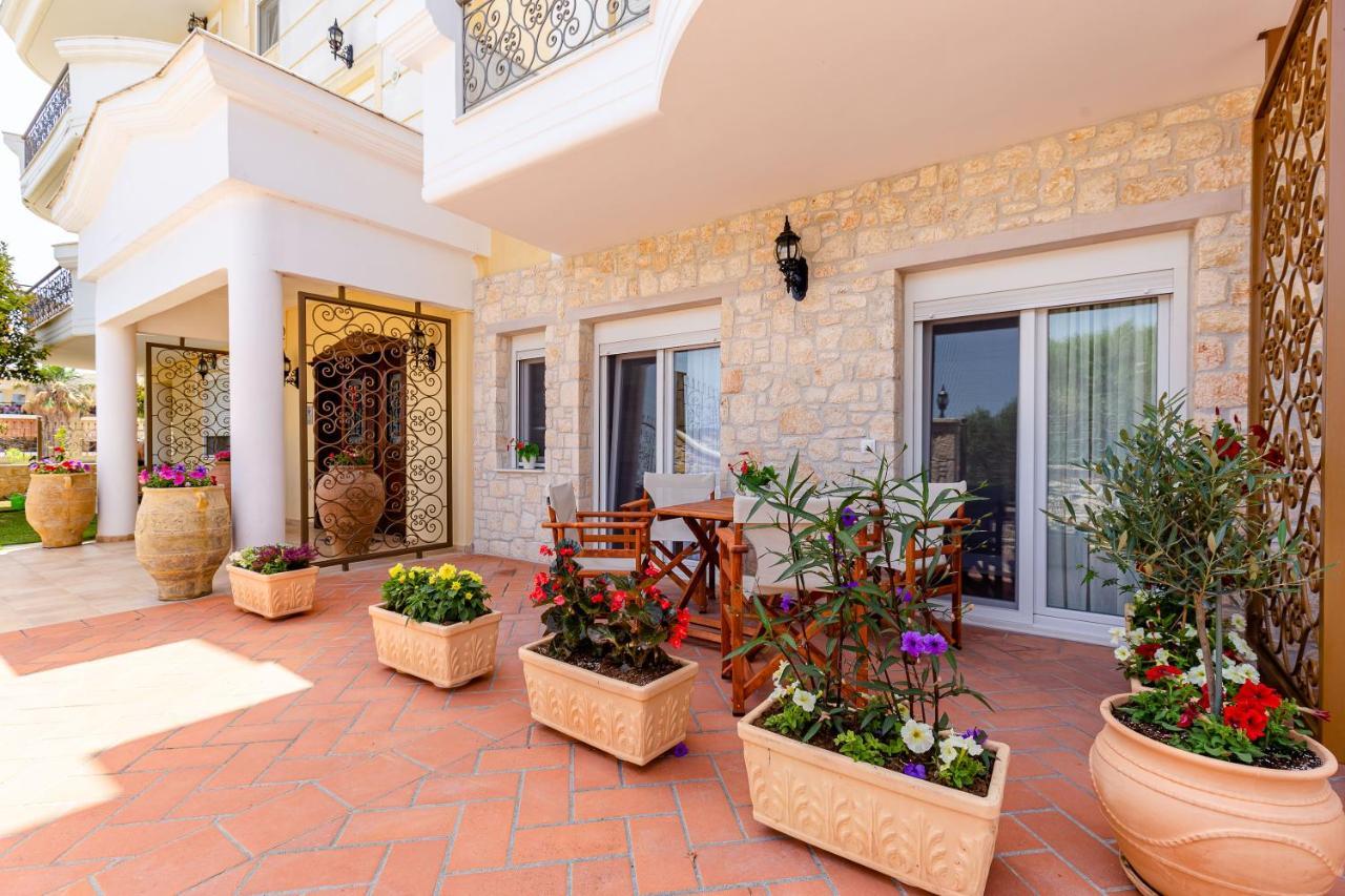 Elvis Nest Apartment Nea Moudania Luaran gambar