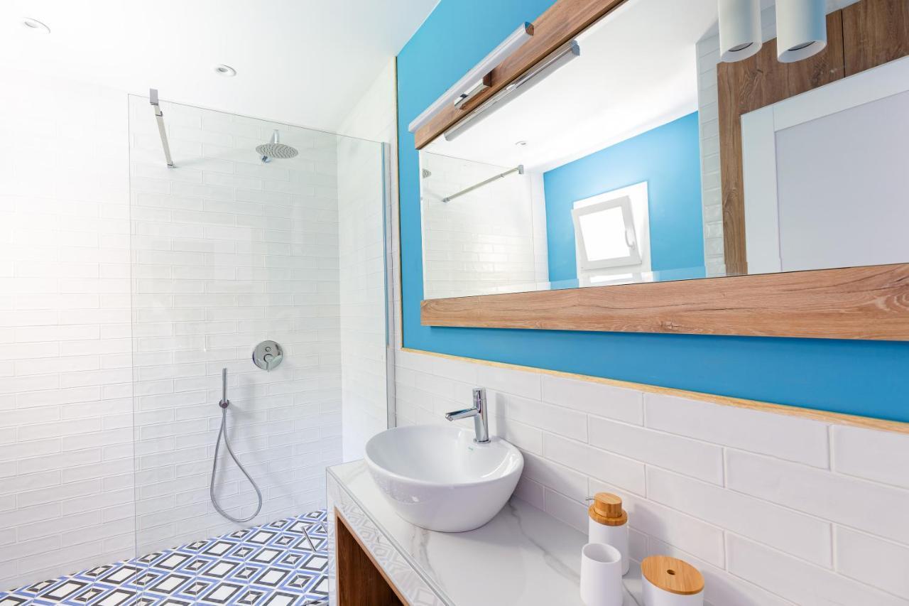 Elvis Nest Apartment Nea Moudania Luaran gambar