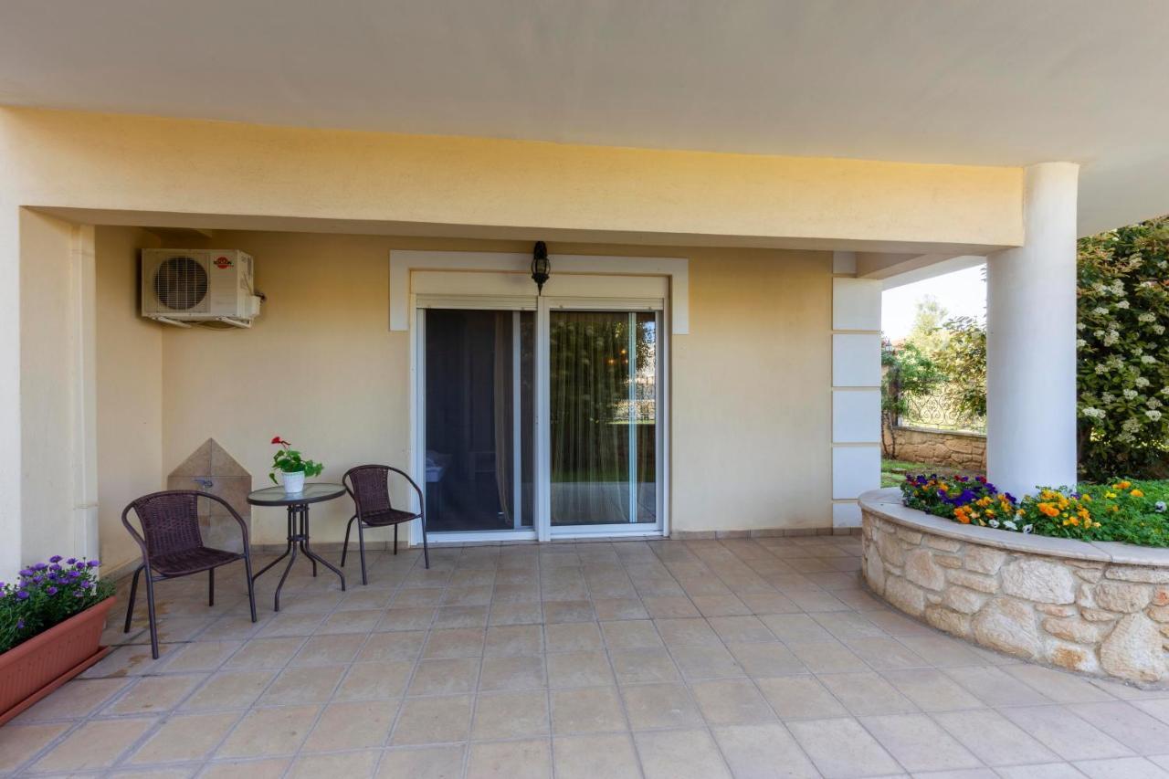 Elvis Nest Apartment Nea Moudania Luaran gambar