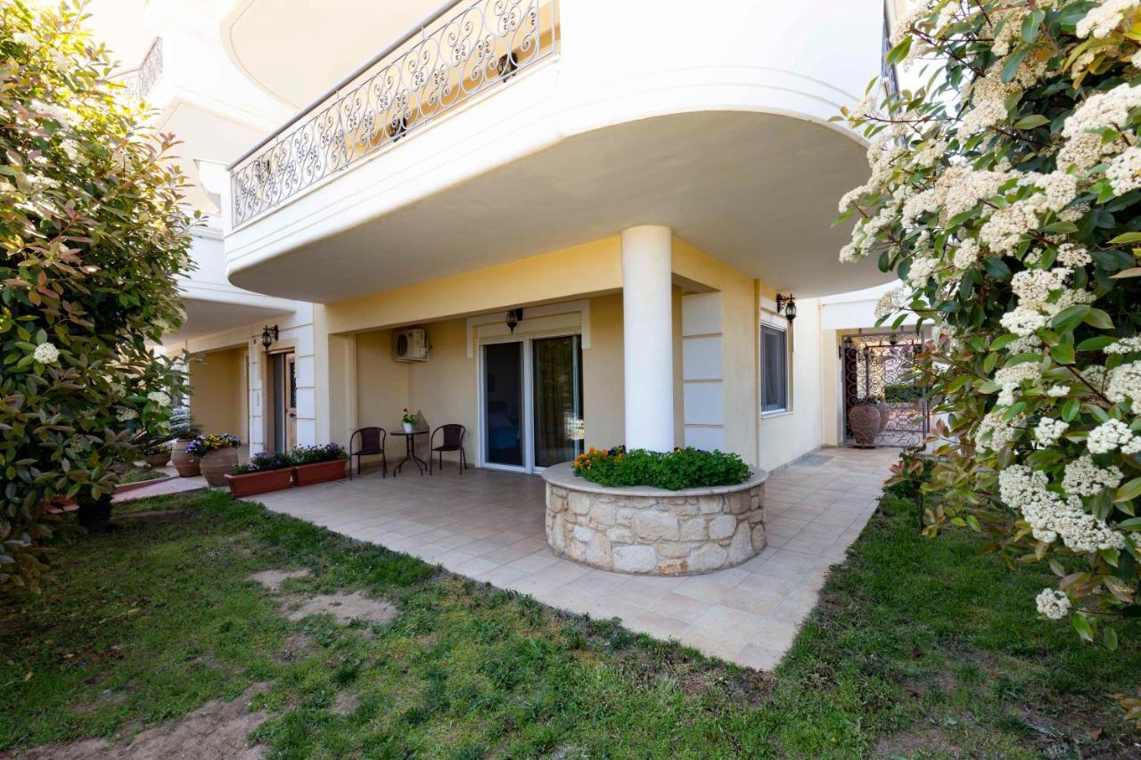 Elvis Nest Apartment Nea Moudania Luaran gambar