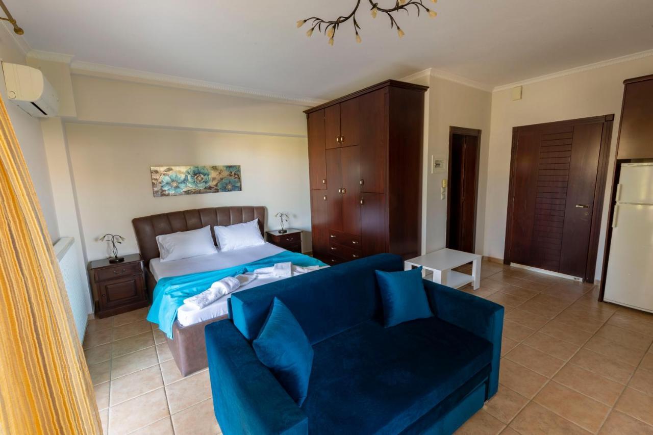 Elvis Nest Apartment Nea Moudania Luaran gambar